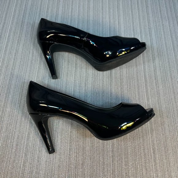 Bandolino Women's Rainaa Pump, 8 - Picture 6 of 11